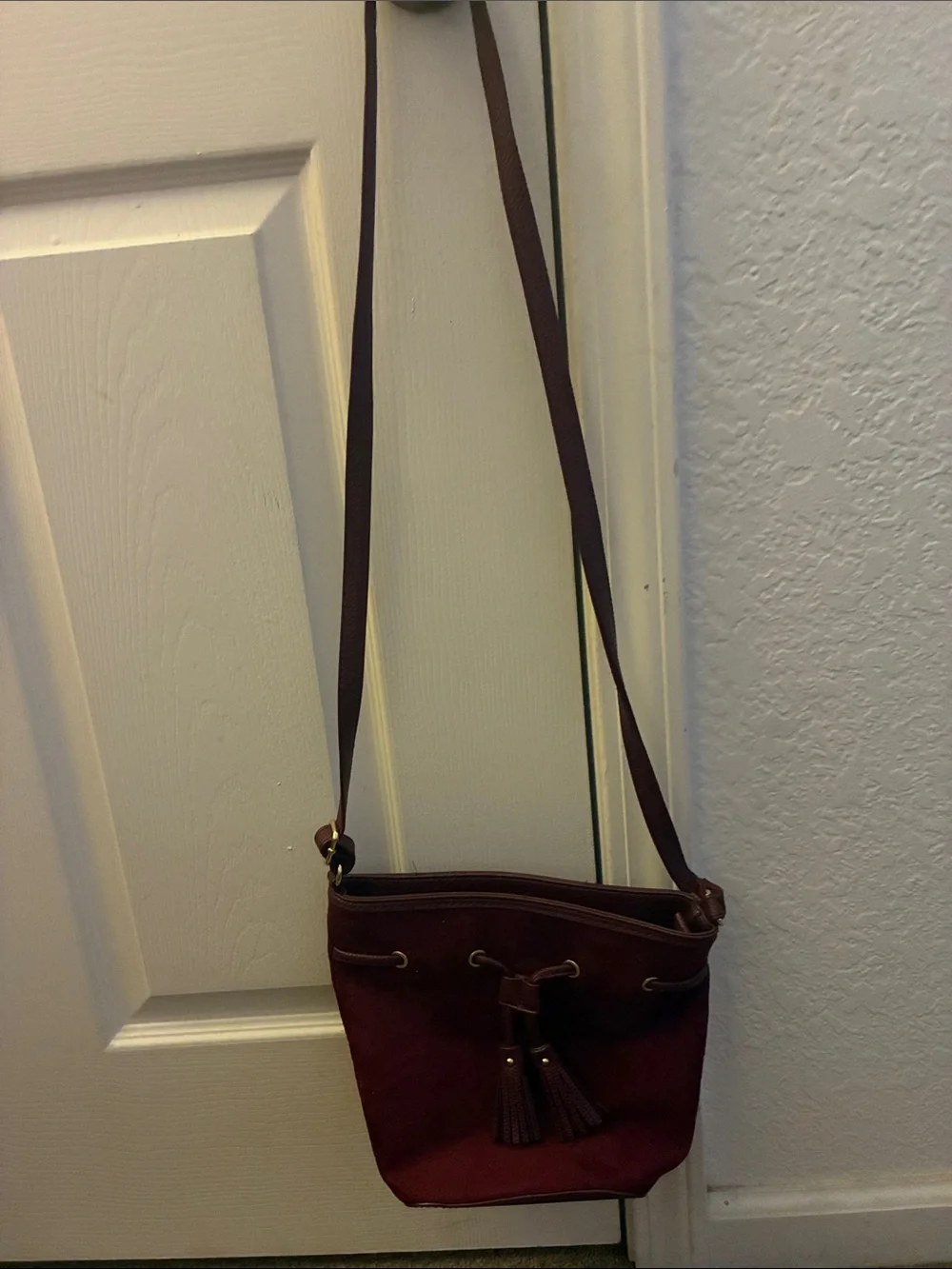Women's Burgundy Tassel Crossbody Bag - Classic Everyday Style